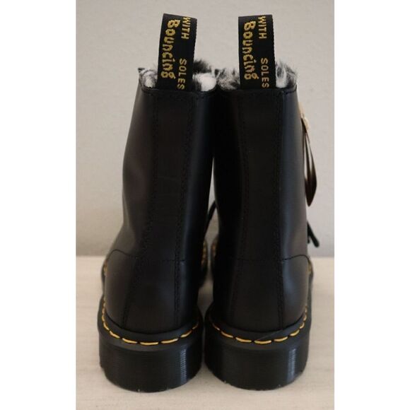 Dr. Martens Women's Sz 7 Black Faux Fur Lined 1460 Serena Leather Boots $180 - Picture 3 of 9